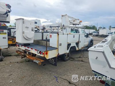 Trzecie zdjęcie samochodu z tyłu: 2011 FORD F450 SUPER - BUCKET TRUCK VIN:1FDUF4GY2BEA95584 - miniatura