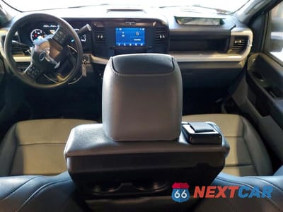 Zdjęcie 8 z 12 samochodu: 2025 FORD F350 SUPER DUTY VIN:1FD8W3HT4SEC33236 - miniatura