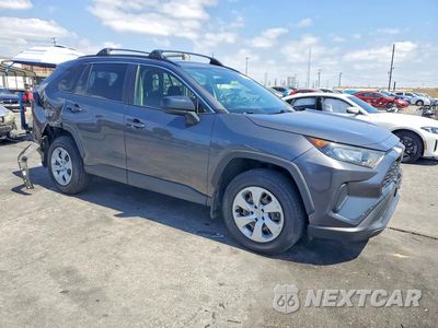 Czwarte zdjęcie samochodu z boku: 2019 TOYOTA RAV4 LE VIN:JTMH1RFV8KD023027 - miniatura