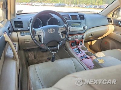 Zdjęcie 8 z 13 samochodu: 2008 TOYOTA HIGHLANDER LIMITED VIN:JTEES42A282078045 - miniatura