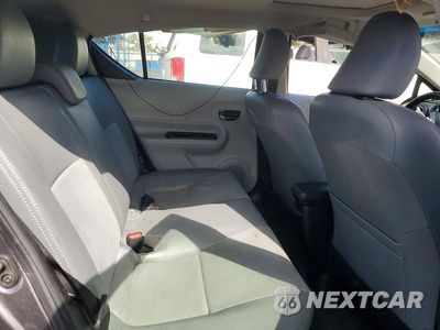Zdjęcie 10 z 13 samochodu: 2013 TOYOTA PRIUS C FOUR VIN:JTDKDTB31D1041792 - miniatura