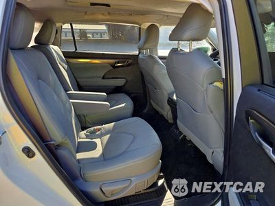 Zdjęcie 10 z 12 samochodu: 2025 TOYOTA HIGHLANDER HYBRID PLATINUM VIN:5TDEBRCH2SS680487 - miniatura