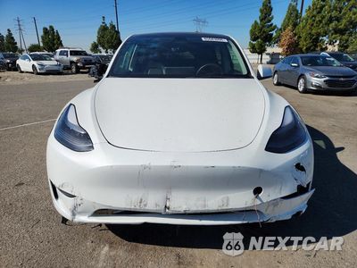 Piąte zdjęcie samochodu w środku: 2023 TESLA MODEL Y VIN:7SAYGDEF8PF645609 - miniatura