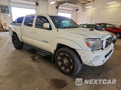 Czwarte zdjęcie samochodu z boku: 2010 TOYOTA TACOMA V6 VIN:5TELU4EN5AZ697812 - miniatura