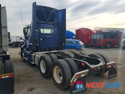 Drugie zdjęcie samochodu z przodu: 2018 VOLVO VNL SEMI TRUCK VIN:4V4NB9EH4JN899098 - miniatura
