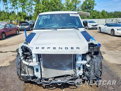 Piąte zdjęcie samochodu w środku: 2024 LAND ROVER DEFENDER 110 S VIN:SALEJ7EX3R2267998 - miniatura