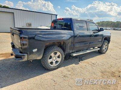 Trzecie zdjęcie samochodu z tyłu: 2018 CHEVROLET SILVERADO K1500 LT VIN:3GCUKREC0JG127041 - miniatura