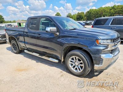Czwarte zdjęcie samochodu z boku: 2019 CHEVROLET SILVERADO C1500 LT VIN:1GCRWCEK3KZ306626 - miniatura