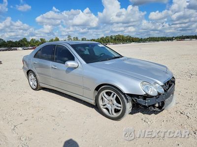Czwarte zdjęcie samochodu z boku: 2005 MERCEDES-BENZ C55 AMG VIN:WDBRF76J05F626777 - miniatura