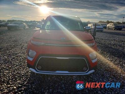 Piąte zdjęcie samochodu w środku: 2020 KIA SOUL X-LINE VIN:KNDJ23AU9L7123406 - miniatura