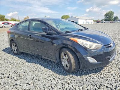 Czwarte zdjęcie samochodu z boku: 2013 HYUNDAI ELANTRA GLS VIN:KMHDH4AE1DU892328 - miniatura