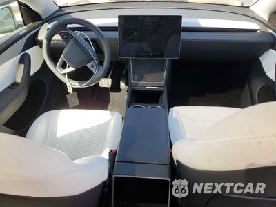 Zdjęcie 8 z 12 samochodu: 2026 TESLA MODEL Y VIN:7SAYGDEE9TF336586 - miniatura