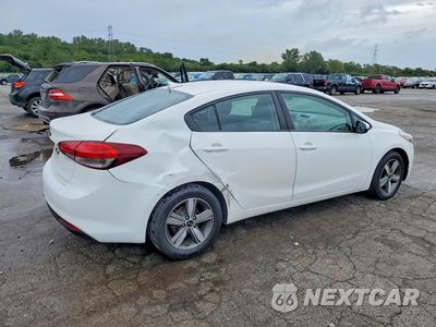 Trzecie zdjęcie samochodu z tyłu: 2018 KIA FORTE LX VIN:3KPFL4A73JE172231 - miniatura