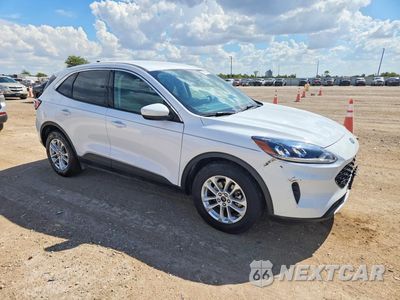 Czwarte zdjęcie samochodu z boku: 2020 FORD ESCAPE SE VIN:1FMCU0G68LUB91722 - miniatura