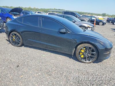 Czwarte zdjęcie samochodu z boku: 2019 TESLA MODEL 3 VIN:5YJ3E1EBXKF208566 - miniatura