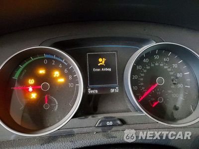 Zdjęcie 9 z 12 samochodu: 2016 VOLKSWAGEN E-GOLF SE VIN:WVWKP7AU5GW916534 - miniatura