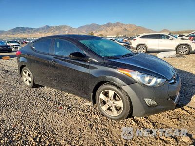 Czwarte zdjęcie samochodu z boku: 2013 HYUNDAI ELANTRA GLS VIN:KMHDH4AE9DU895087 - miniatura