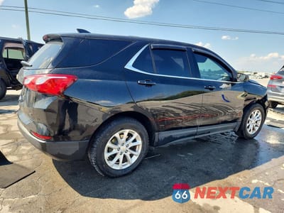 Trzecie zdjęcie samochodu z tyłu: 2019 CHEVROLET EQUINOX LT VIN:2GNAXKEV3K6145809 - miniatura