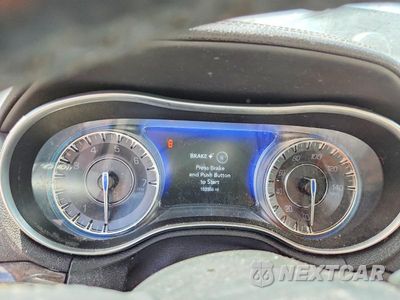Zdjęcie 9 z 12 samochodu: 2019 CHRYSLER 300 LIMITED VIN:2C3CCAEG5KH693571 - miniatura