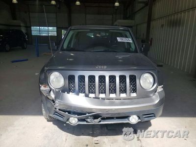 Piąte zdjęcie samochodu w środku: 2012 JEEP PATRIOT LATITUDE VIN:1C4NJRFB7CD689368 - miniatura
