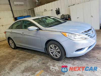 Czwarte zdjęcie samochodu z boku: 2013 HYUNDAI SONATA GLS VIN:5NPEB4AC4DH512840 - miniatura