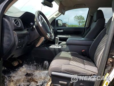 Zdjęcie 7 z 12 samochodu: 2018 TOYOTA TUNDRA SR5 VIN:5TFUW5F17JX721440 - miniatura