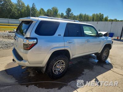 Trzecie zdjęcie samochodu z tyłu: 2016 TOYOTA 4RUNNER SR5 PREMIUM VIN:JTEBU5JR6G5349678 - miniatura