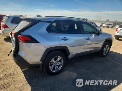 Trzecie zdjęcie samochodu z tyłu: 2024 TOYOTA RAV4 HYBRID XLE VIN:2T3RWRFVXRW200986 - miniatura