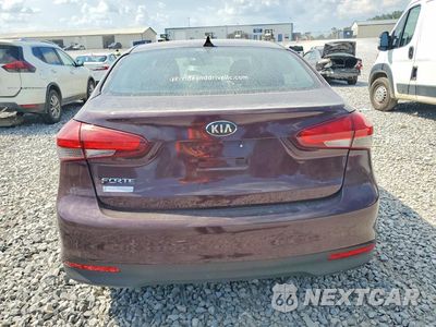 Zdjęcie 6 z 12 samochodu: 2017 KIA FORTE LX VIN:3KPFL4A76HE085434 - miniatura