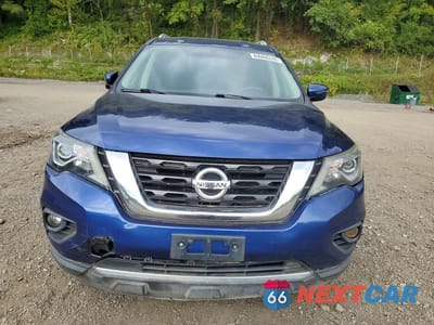 Piąte zdjęcie samochodu w środku: 2018 NISSAN PATHFINDER SV VIN:5N1DR2MM4JC637405 - miniatura