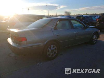 Trzecie zdjęcie samochodu z tyłu: 2000 TOYOTA CAMRY LE VIN:4T1BG22K7YU715226 - miniatura