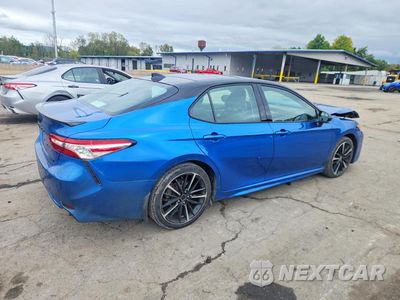 Trzecie zdjęcie samochodu z tyłu: 2020 TOYOTA CAMRY XSE VIN:4T1K61AK4LU400830 - miniatura