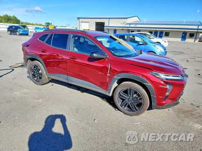 Czwarte zdjęcie samochodu z boku: 2024 CHEVROLET TRAX ACTIV VIN:KL77LKE20RC196848 - miniatura