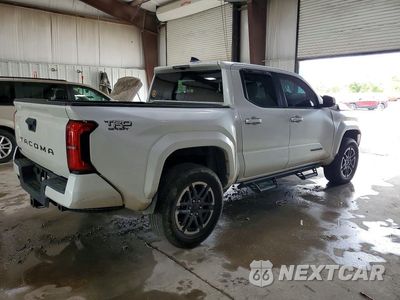 Trzecie zdjęcie samochodu z tyłu: 2024 TOYOTA TACOMA TRD SPORT VIN:3TYLB5JN9RT057956 - miniatura