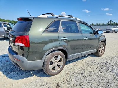 Trzecie zdjęcie samochodu z tyłu: 2013 KIA SORENTO EX VIN:5XYKU4A22DG333711 - miniatura