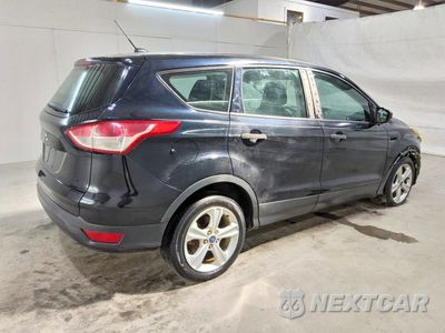 Trzecie zdjęcie samochodu z tyłu: 2016 FORD ESCAPE S VIN:1FMCU0F7XGUB11661 - miniatura
