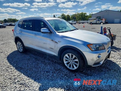 Czwarte zdjęcie samochodu z boku: 2013 BMW X3 XDRIVE28I VIN:5UXWX9C51D0D04513 - miniatura