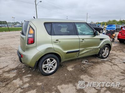 Trzecie zdjęcie samochodu z tyłu: 2011 KIA SOUL + VIN:KNDJT2A28B7245145 - miniatura