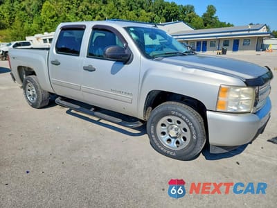 Czwarte zdjęcie samochodu z boku: 2011 CHEVROLET SILVERADO K1500 LS VIN:3GCPKREA0BG355215 - miniatura