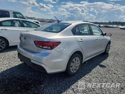 Trzecie zdjęcie samochodu z tyłu: 2020 KIA RIO S VIN:3KPA24AD9LE328083 - miniatura