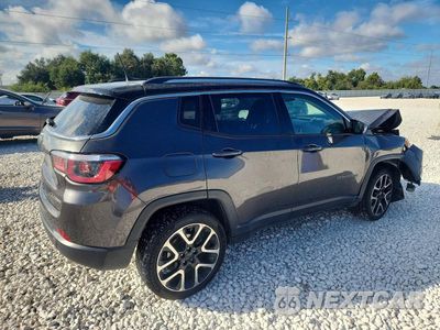 Trzecie zdjęcie samochodu z tyłu: 2018 JEEP COMPASS LIMITED VIN:3C4NJDCB0JT116858 - miniatura