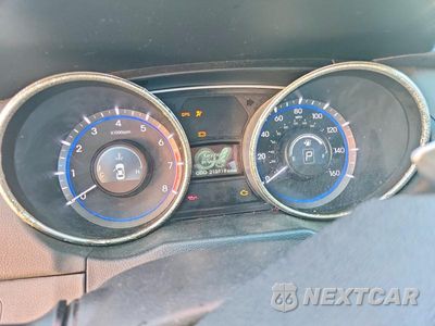 Zdjęcie 9 z 12 samochodu: 2011 HYUNDAI SONATA SE VIN:5NPEC4AC2BH136438 - miniatura