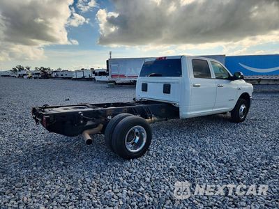Trzecie zdjęcie samochodu z tyłu: 2022 RAM 3500 VIN:3C7WRTCL1NG390054 - miniatura