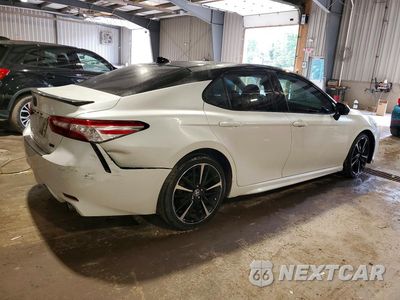 Trzecie zdjęcie samochodu z tyłu: 2020 TOYOTA CAMRY XSE VIN:4T1K61AK6LU381004 - miniatura