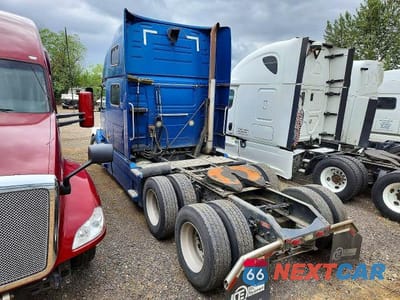 Trzecie zdjęcie samochodu z tyłu: 2008 VOLVO VN VNL VIN:4V4NC9TH58N261596 - miniatura