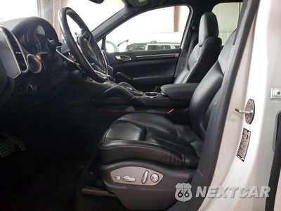 Zdjęcie 7 z 13 samochodu: 2015 PORSCHE CAYENNE SE HYBRID VIN:WP1AE2A2XFLA52534 - miniatura