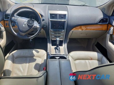 Zdjęcie 8 z 13 samochodu: 2013 LINCOLN MKX VIN:2LMDJ8JK2DBL09731 - miniatura
