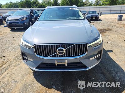 Piąte zdjęcie samochodu w środku: 2023 VOLVO XC60 PLUS VIN:YV4L12RN1P1267850 - miniatura