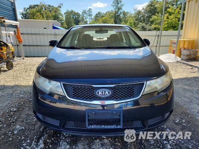 Piąte zdjęcie samochodu w środku: 2010 KIA FORTE EX VIN:KNAFU4A21A5106450 - miniatura