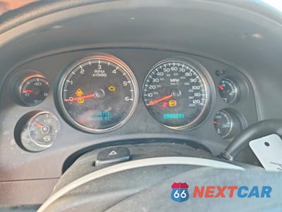 Zdjęcie 9 z 13 samochodu: 2008 CHEVROLET SUBURBAN C1500 LS VIN:1GNFC16008J204471 - miniatura